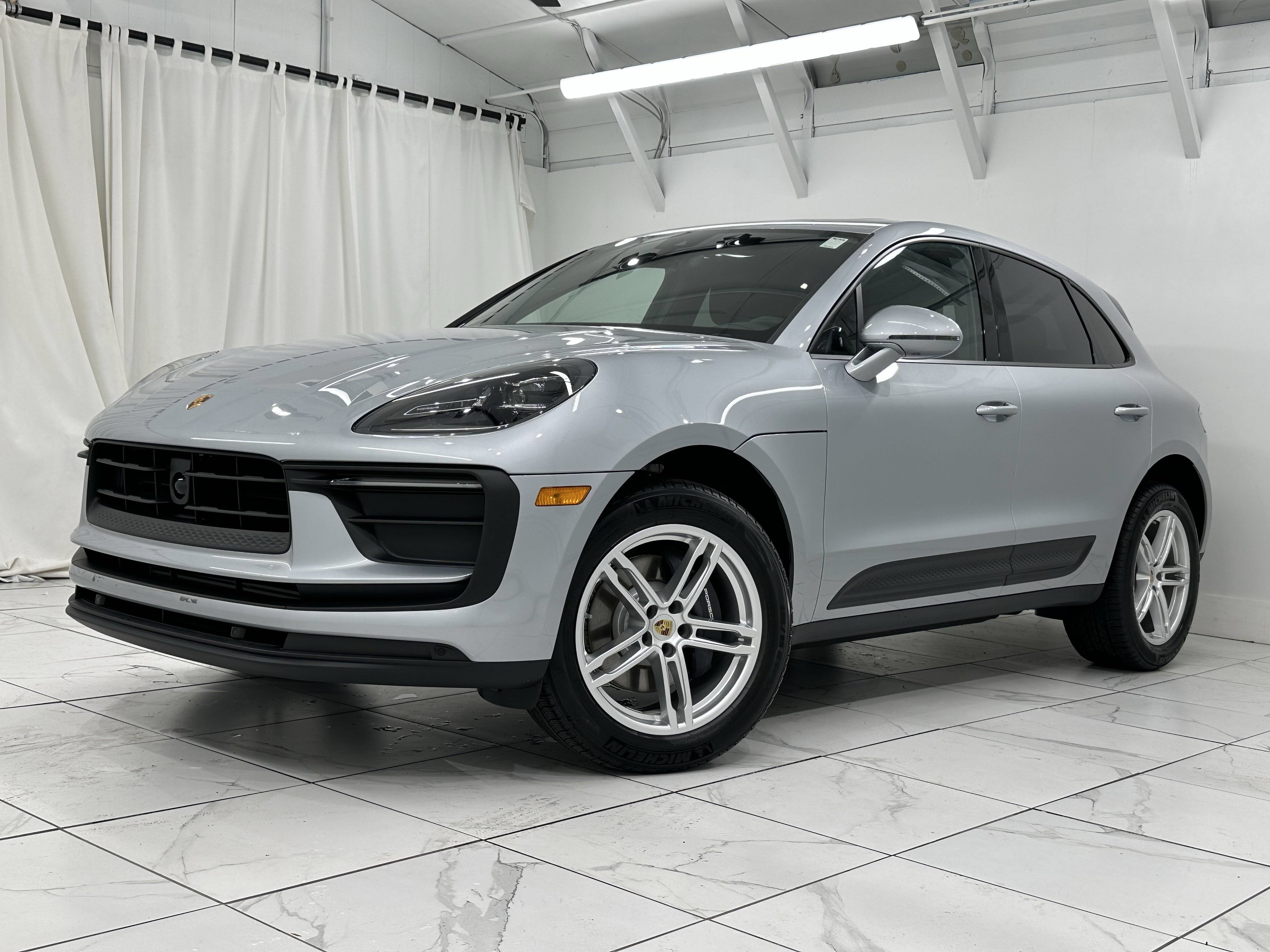 Used 2025 Porsche Macan AWD/4WD image 1