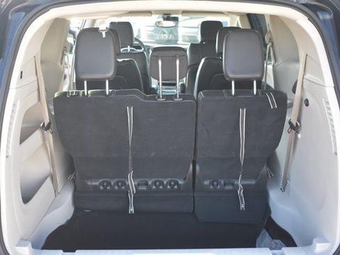 Used 2024 Chrysler Pacifica Touring-L FWD image 18