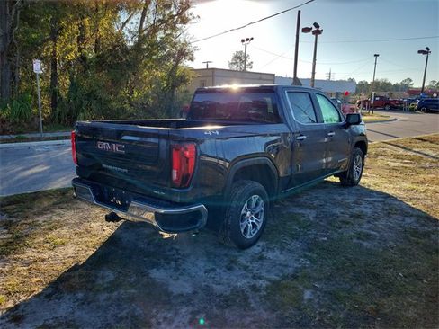 Used 2024 GMC Sierra 1500 SLT image 2