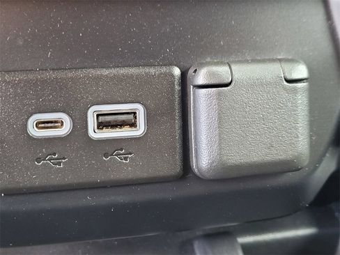 Used 2023 GMC Sierra 3500 Denali w/ Denali Ultimate Package image 22