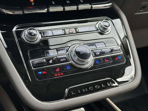 Certified 2021 Lincoln Corsair AWD w/ Equipment Group 101A image 21