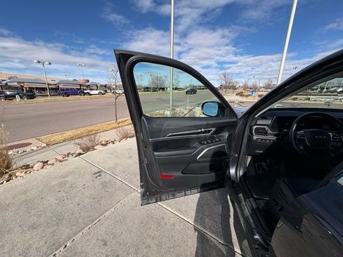 Used 2025 Kia Telluride S image 12