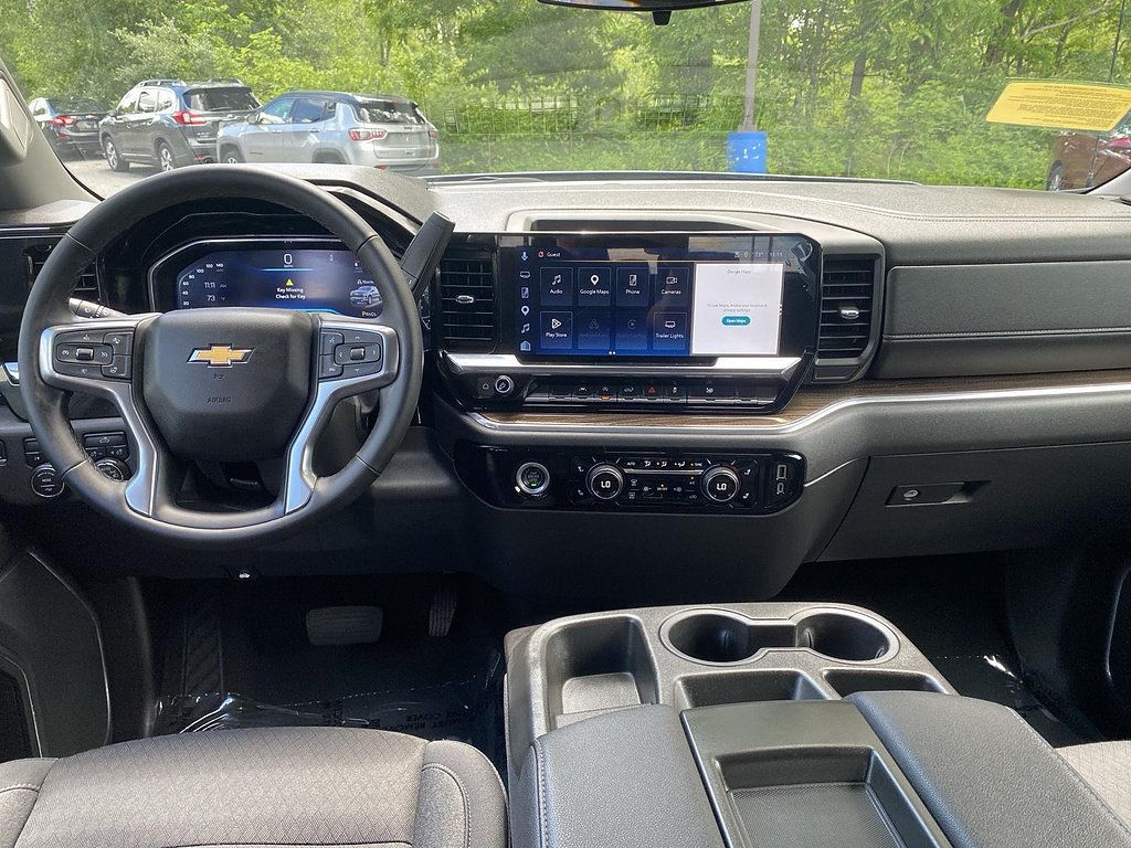 Used 2023 Chevrolet Silverado 1500 LT AWD/4WD image 16