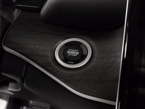 Certified 2022 Jeep Grand Cherokee Limited image 29