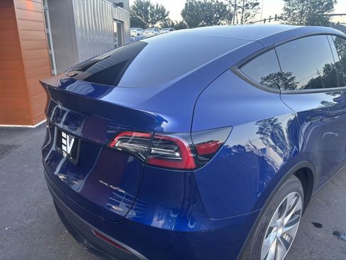 Used 2023 Tesla Model Y Long Range AWD/4WD image 8