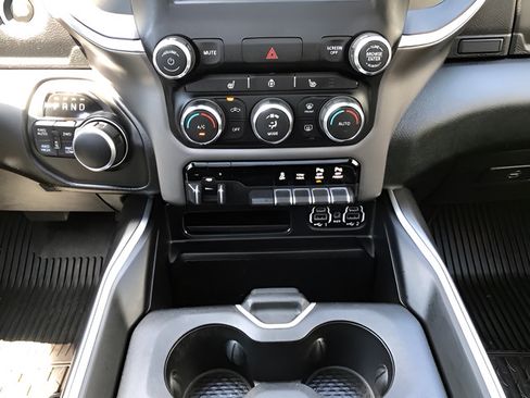 Used 2020 RAM 1500 Big Horn AWD/4WD image 15