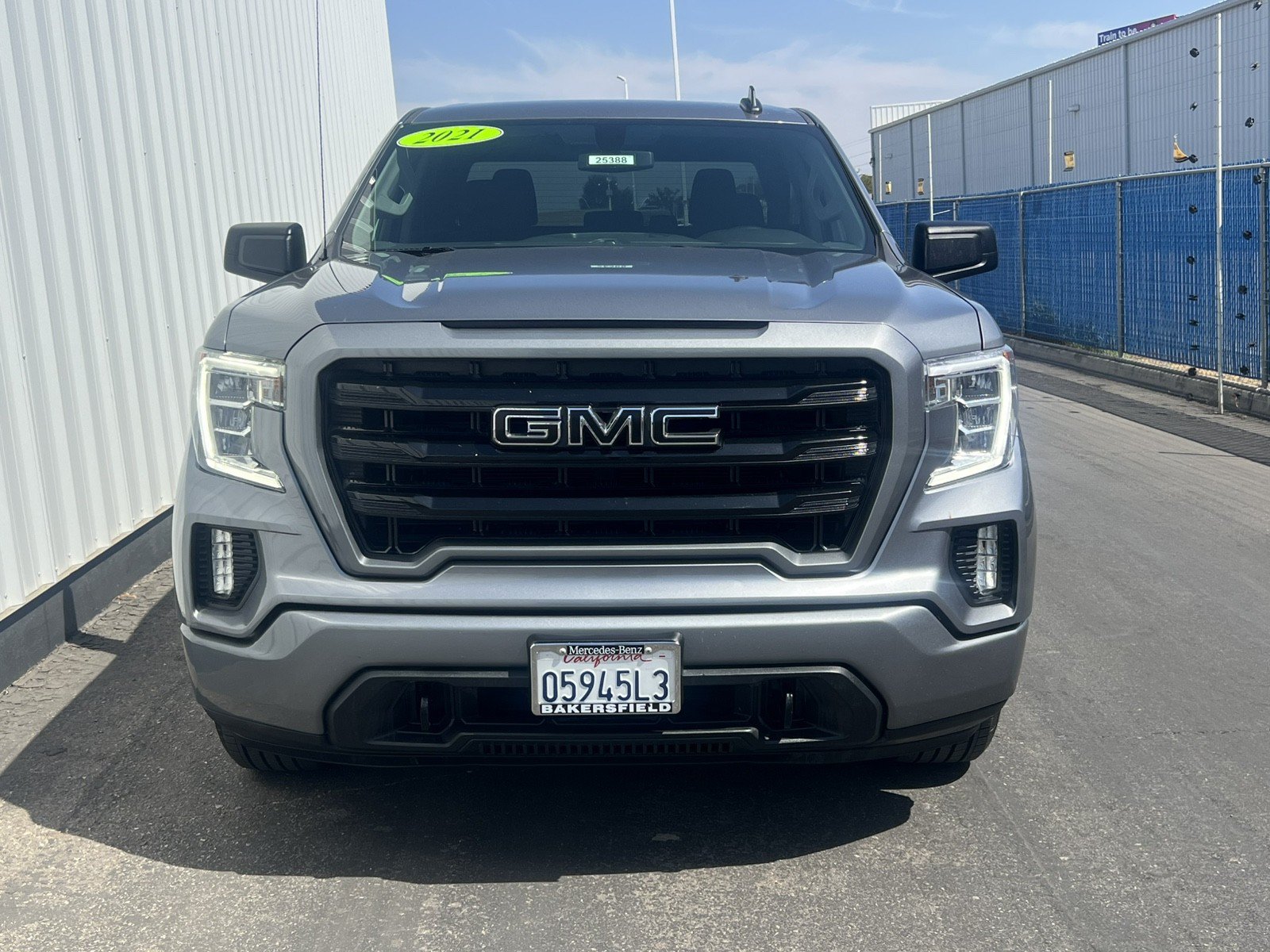 Used 2021 GMC Sierra 1500 Elevation w/ LPO, Elevation Black Package AWD/4WD image 2