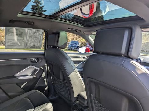 Used 2025 Audi Q3 2.0T Premium image 34