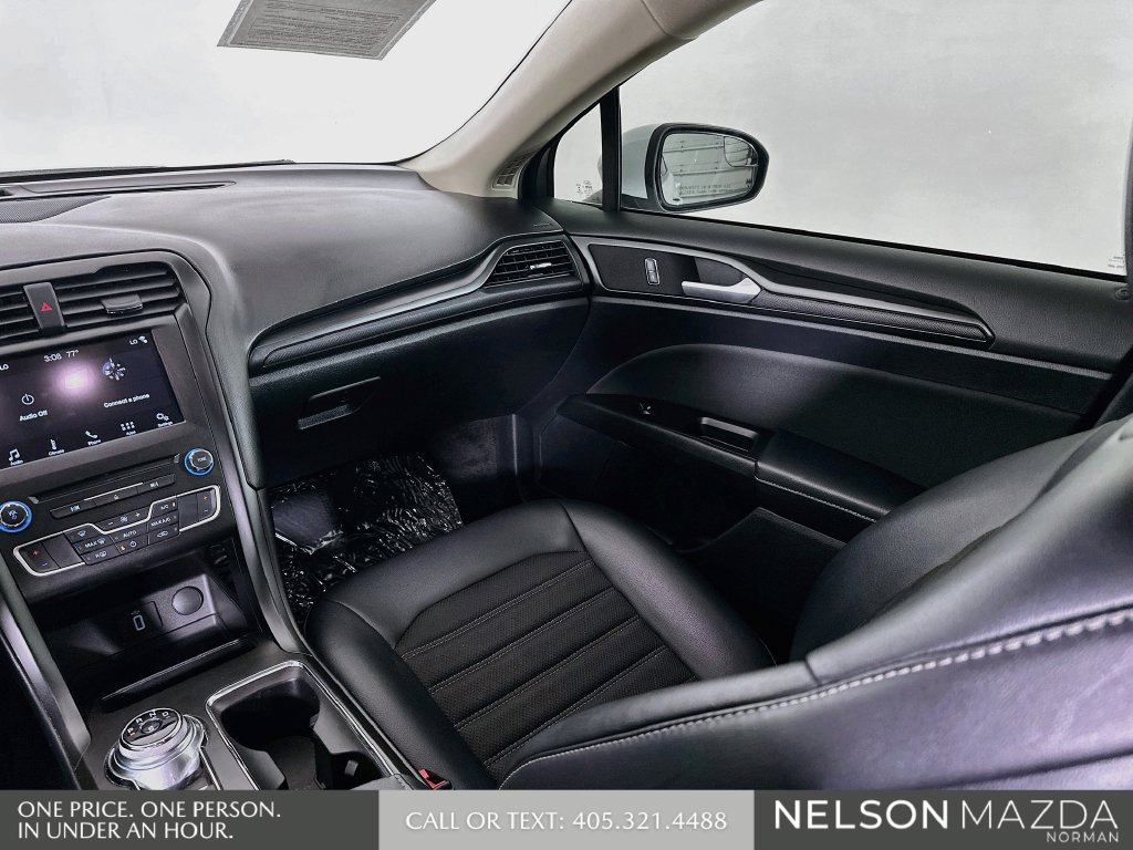 Used 2018 Ford Fusion SE w/ Equipment Group 201A FWD image 23