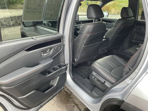 Certified 2025 Honda Pilot TrailSport image 29