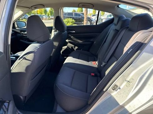 Used 2021 Nissan Altima 2.5 SV FWD image 12