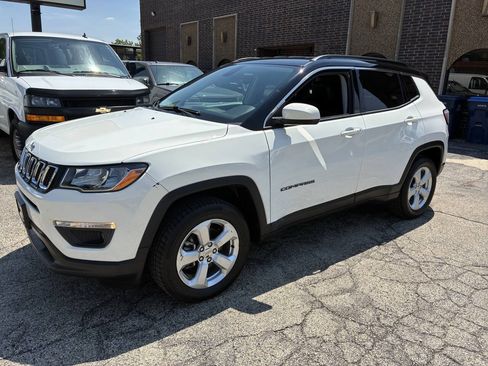 Used 2018 Jeep Compass Latitude w/ Safe & Security Group AWD/4WD image 10