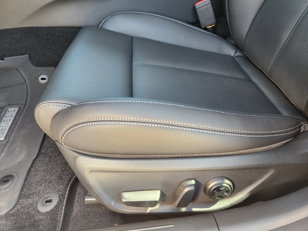 New 2026 Genesis G70 2.5T RWD image 24