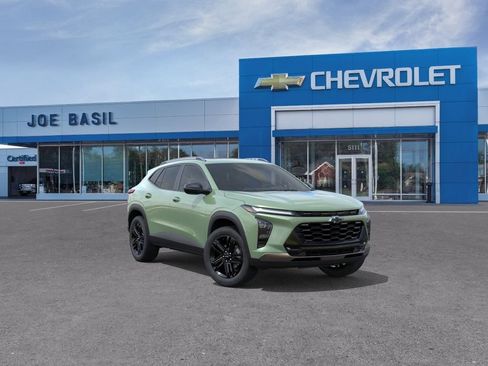 New 2026 Chevrolet Trax ACTIV w/ Sunroof Package FWD image 1