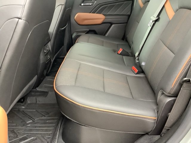 Used 2023 GMC Canyon AT4 w/ Canyon Safety Plus Package AWD/4WD image 10