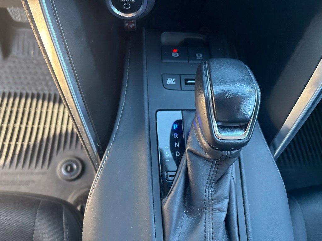 Used 2024 Toyota Venza LE AWD/4WD image 18