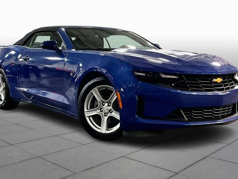 Used 2020 Chevrolet Camaro LT image 2