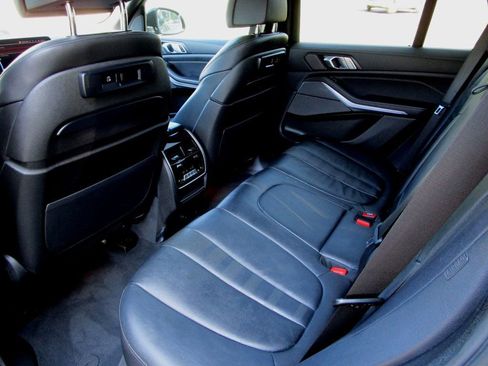 Used 2020 BMW X5 M50i w/ Premium Package image 18