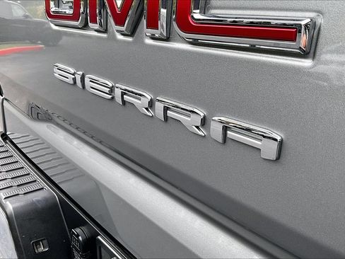 Used 2023 GMC Sierra 1500 SLE image 31