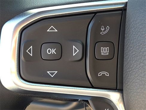 Used 2025 RAM 1500 Laramie image 30