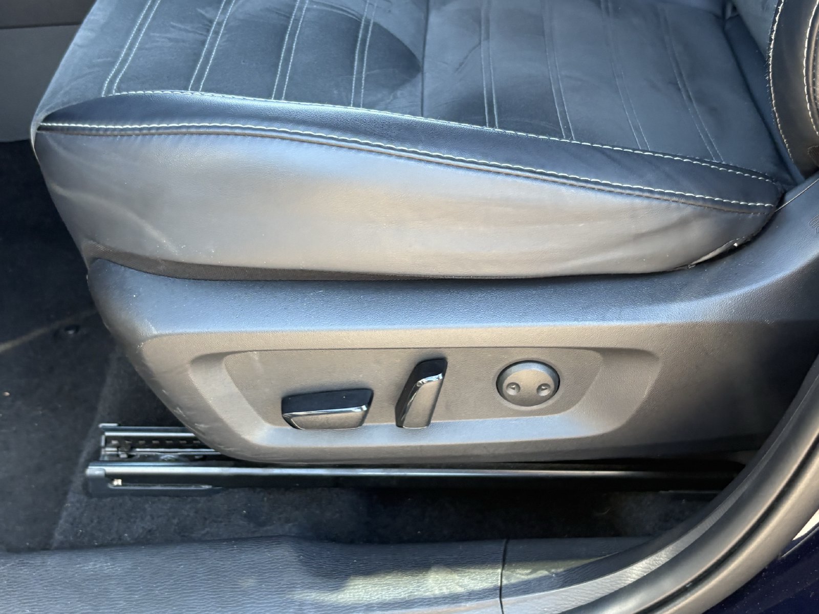 Used 2025 Mitsubishi Outlander SE FWD image 23