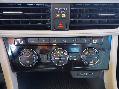 Used 2023 Volkswagen Jetta SE FWD image 14