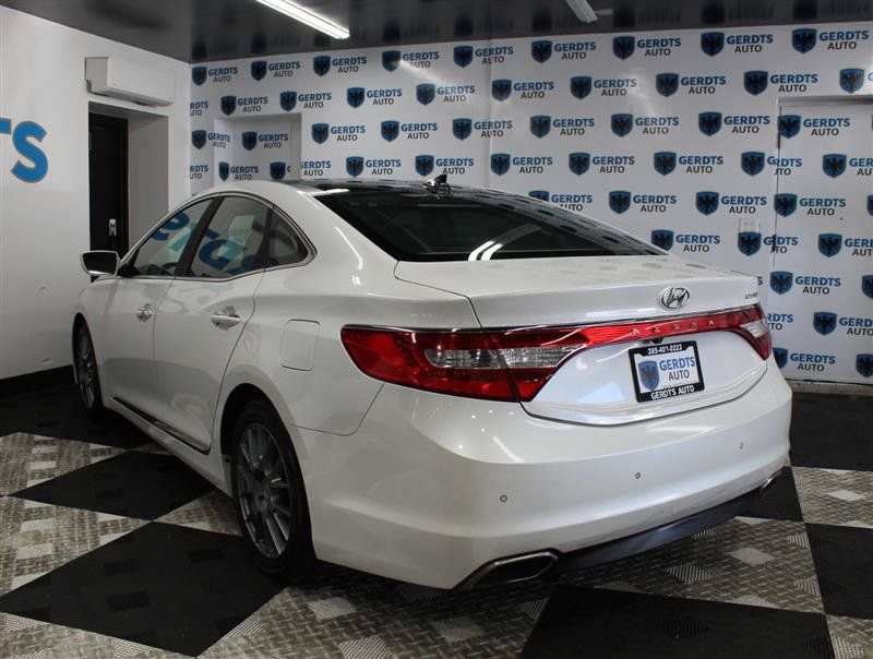 Used 2017 Hyundai Azera Limited FWD image 2