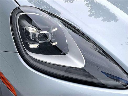 Certified 2022 Porsche Cayenne AWD/4WD image 30