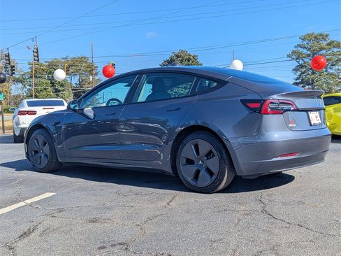 Used 2023 Tesla Model 3 Standard Range image 3