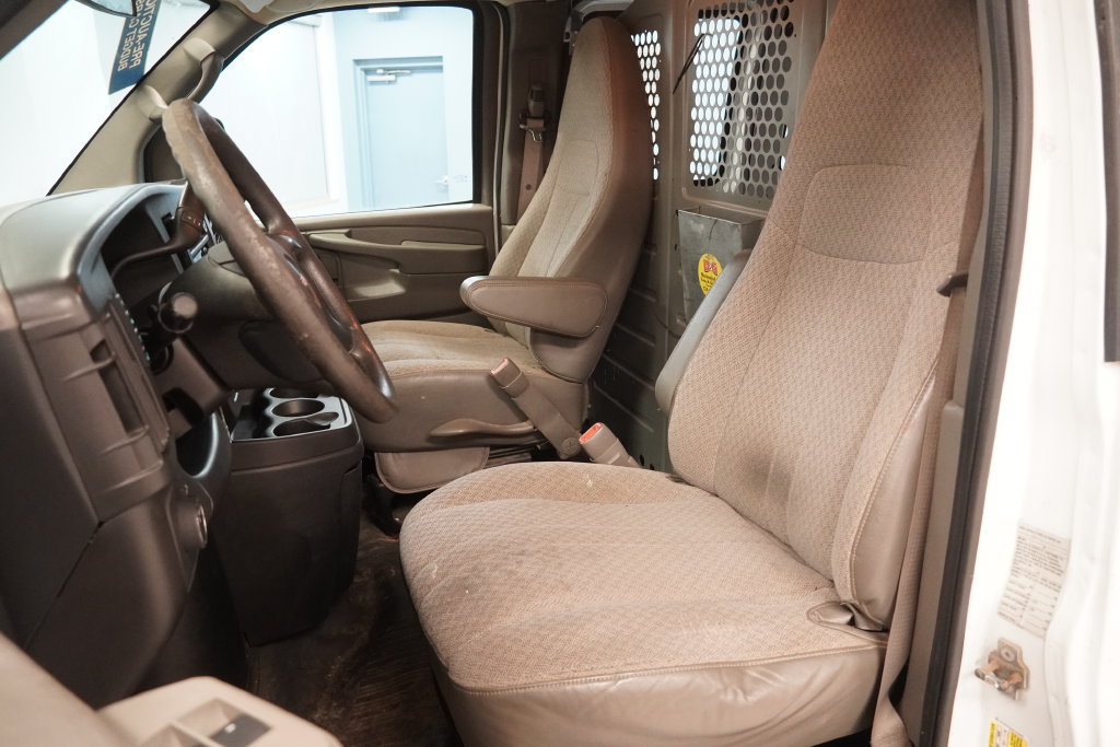 Used 2014 GMC Savana 2500 RWD image 3