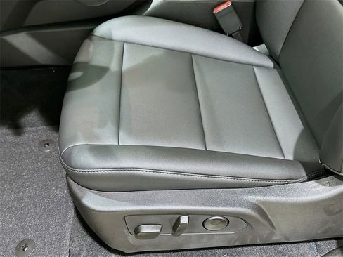 New 2025 GMC Canyon Elevation w/ Convenience Package image 19