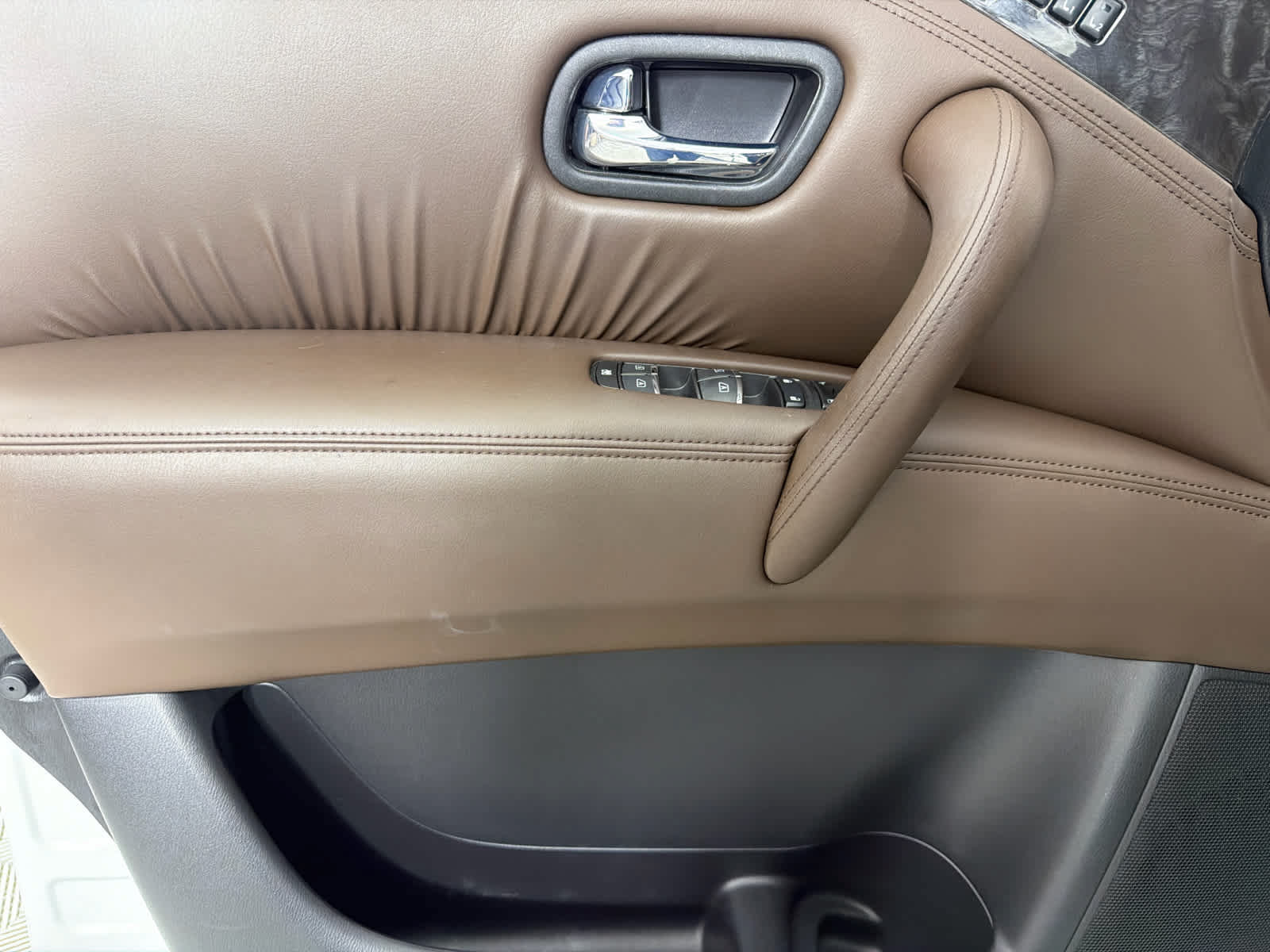 Certified 2024 Nissan Armada Platinum w/ Captain's Chairs Package RWD image 23