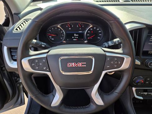 Used 2024 GMC Terrain SLT image 19
