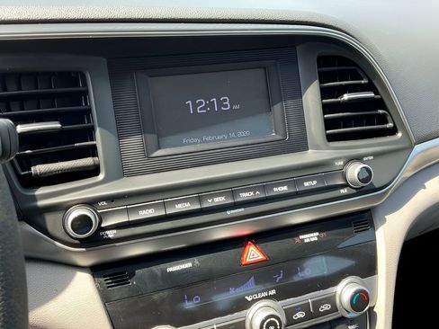 Used 2020 Hyundai Elantra SE image 34