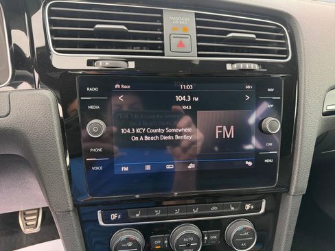 Used 2019 Volkswagen Golf R 4-Door image 21