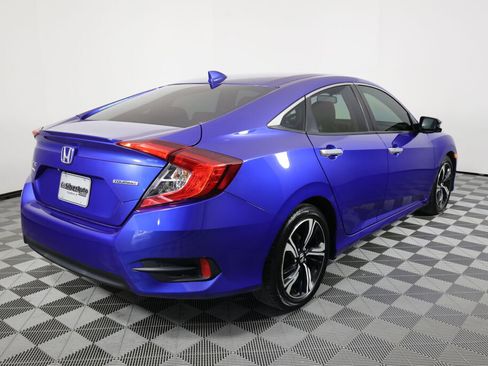 Used 2016 Honda Civic Touring image 2