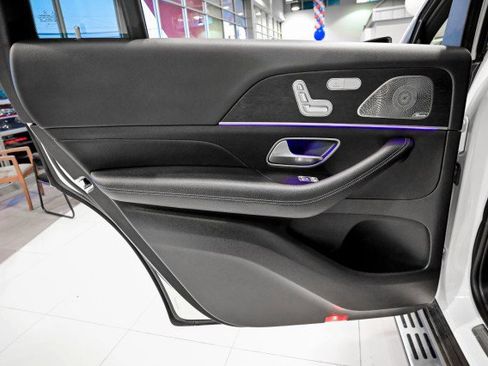 Used 2023 Mercedes-Benz GLS 450 4MATIC image 23