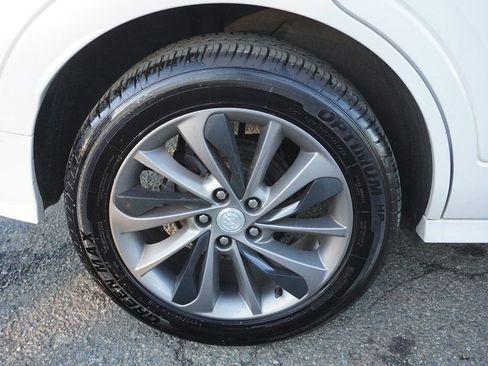 Used 2020 Buick Encore GX Preferred w/ Sport Touring Package image 17