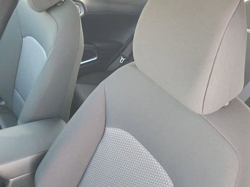 Used 2025 Kia Soul LX w/ LX Technology Package FWD image 24