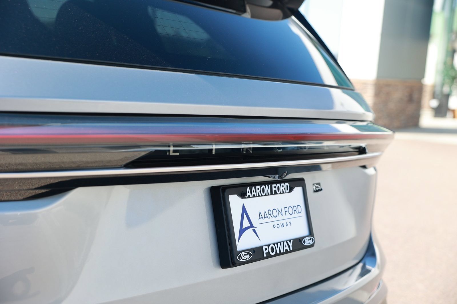 Used 2024 Lincoln Nautilus Premier w/ Jet Appearance Package AWD/4WD image 17
