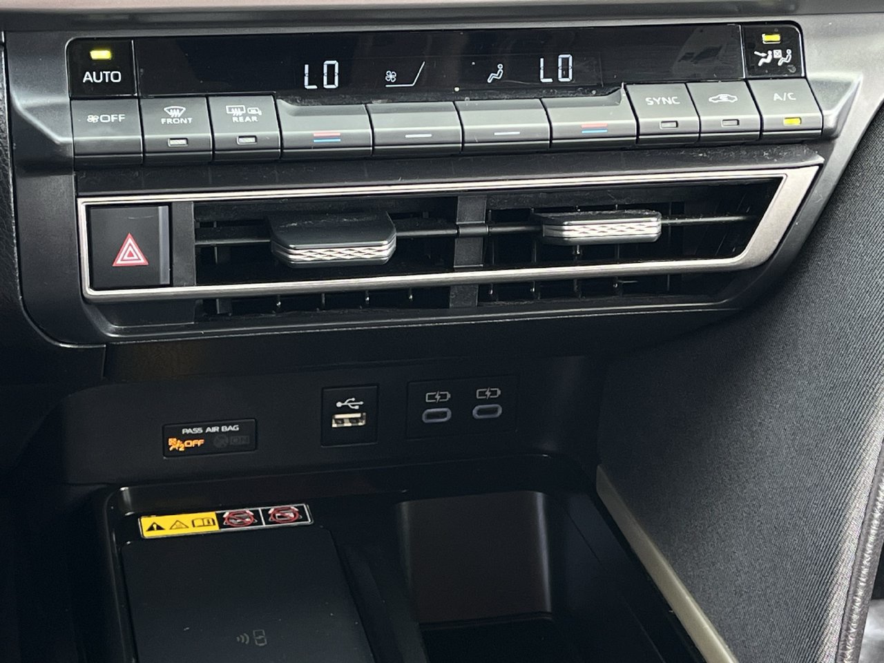 Used 2025 Toyota Camry LE FWD image 18