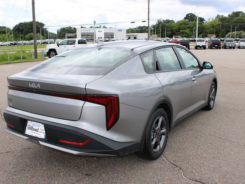 Used 2025 Kia K4 FWD image 16