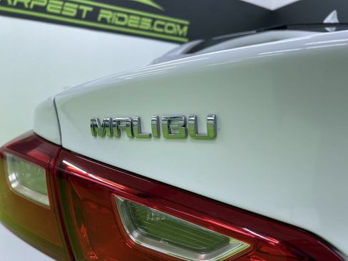 Used 2018 Chevrolet Malibu LT FWD image 12