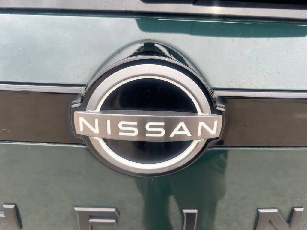 Certified 2024 Nissan Pathfinder Platinum w/ Black Appearance Package AWD/4WD image 32