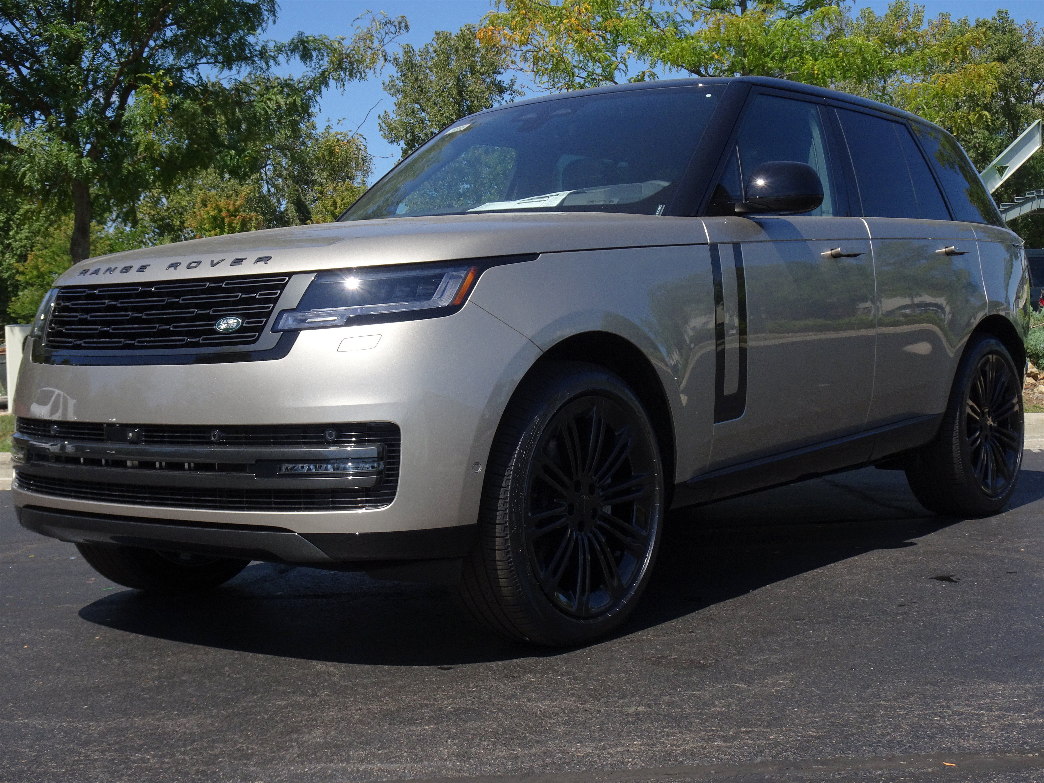 New 2026 Land Rover Range Rover SE AWD/4WD image 8