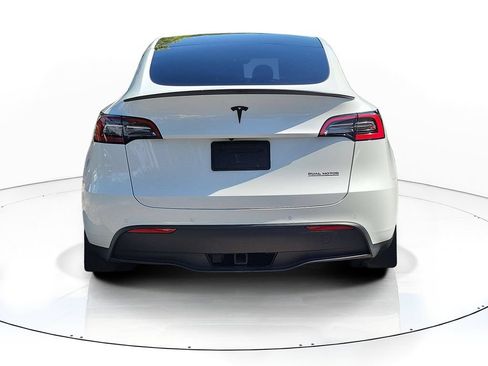 Used 2022 Tesla Model Y Performance AWD/4WD image 5