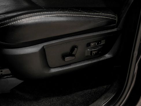 Used 2018 RAM 2500 Laramie w/ Convenience Group AWD/4WD image 41