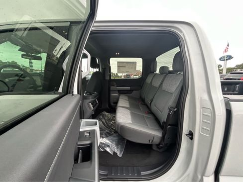 New 2026 Ford F250 XLT w/ XLT Premium Package AWD/4WD image 10