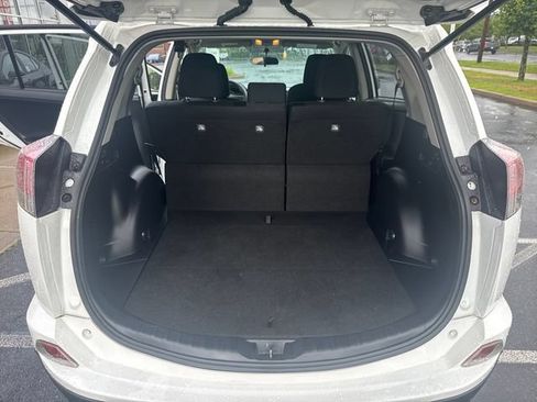 Used 2016 Toyota RAV4 LE AWD/4WD image 26