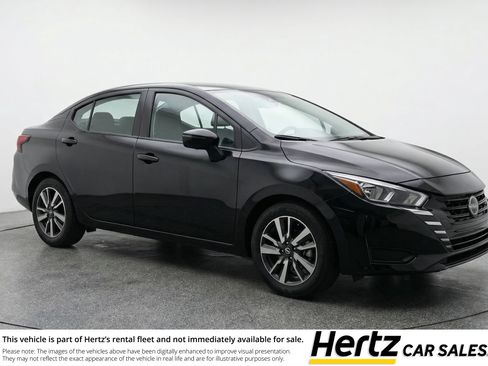 Used 2025 Nissan Versa SV image 1